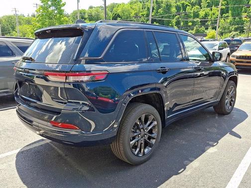 Fathom Blue Pearlcoat 2026 Jeep Grand Cherokee Limited