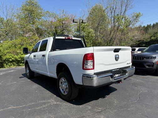 Bright White Clearcoat 2024 RAM 3500 Tradesman Crew Cab 4x4 6'4' Box