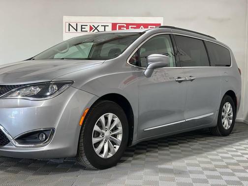 Gray 2017 Chrysler Pacifica Touring-L
