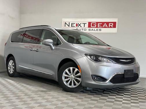 Gray 2017 Chrysler Pacifica Touring-L