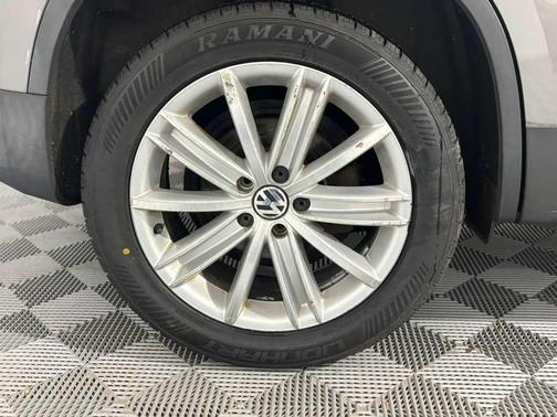2011 Volkswagen Tiguan S