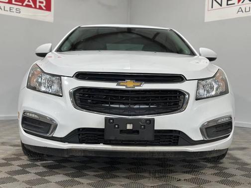White 2015 Chevrolet Cruze LTZ