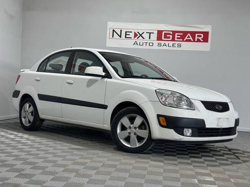 White 2009 Kia Rio