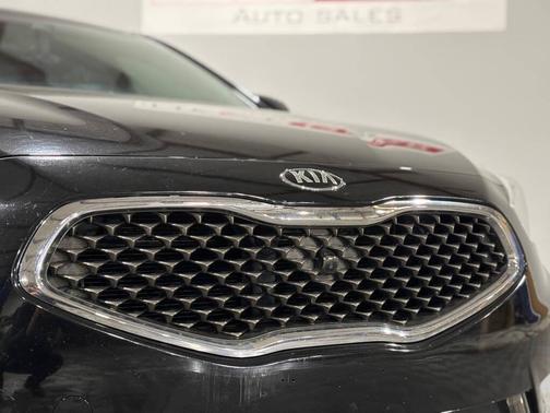 Black 2015 Kia Cadenza Premium