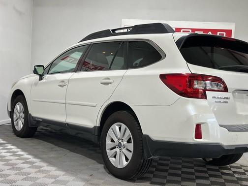 Crystal White Pearl 2015 Subaru Outback 2.5i Premium