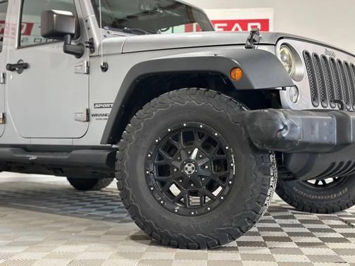 Silver 2017 Jeep Wrangler Unlimited Sport