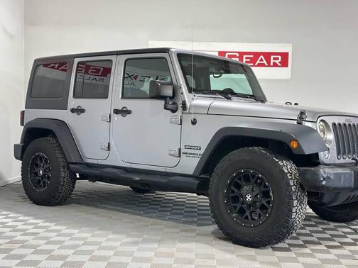 Silver 2017 Jeep Wrangler Unlimited Sport