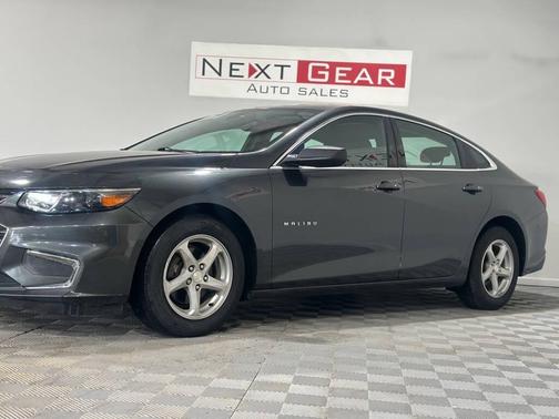 Gray 2017 Chevrolet Malibu 1LS