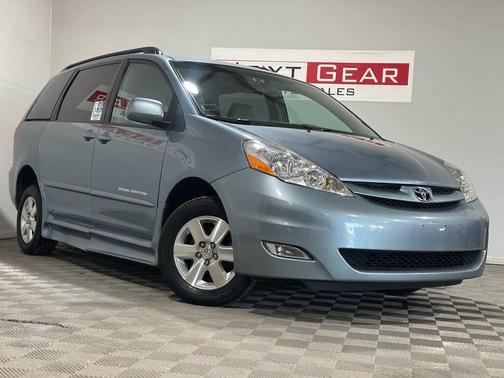 2010 Toyota Sienna XLE