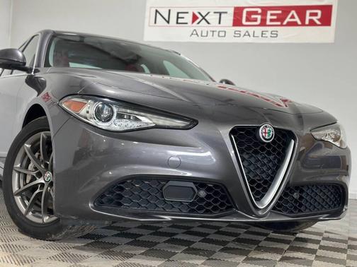 2017 Alfa Romeo Giulia Base