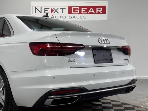 2022 Audi A4 45 S line quattro Premium