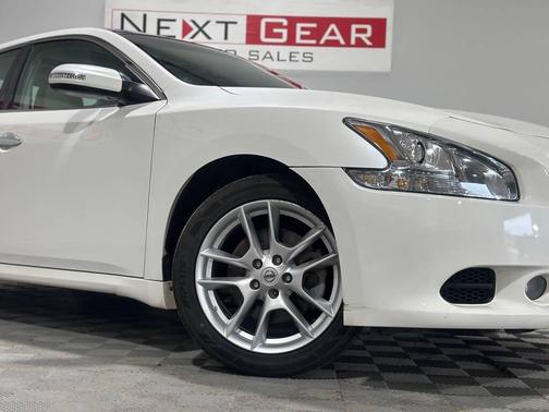 Winter Frost 2011 Nissan Maxima SV