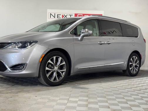 Silver 2017 Chrysler Pacifica Limited