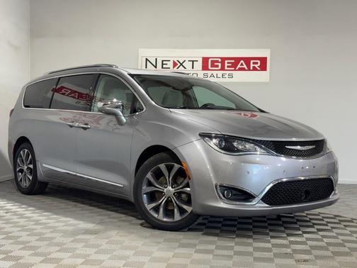 Silver 2017 Chrysler Pacifica Limited