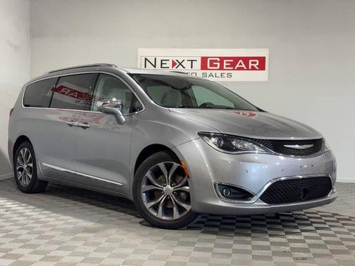 Silver 2017 Chrysler Pacifica Limited