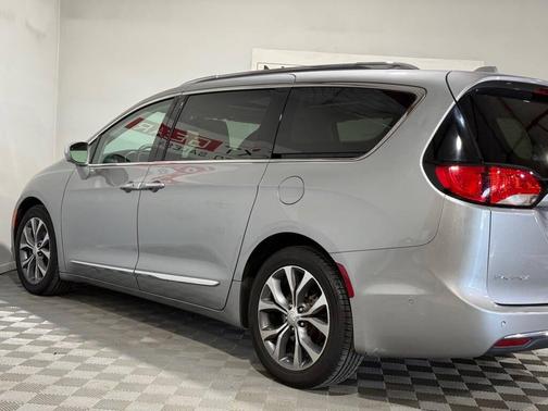 Silver 2017 Chrysler Pacifica Limited