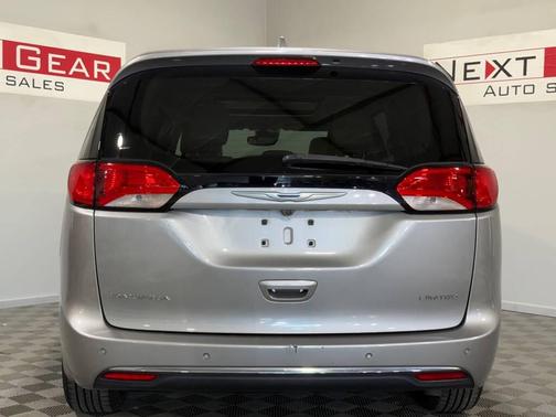 Silver 2017 Chrysler Pacifica Limited