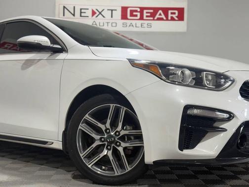 White 2021 Kia Forte EX