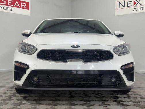 White 2021 Kia Forte EX