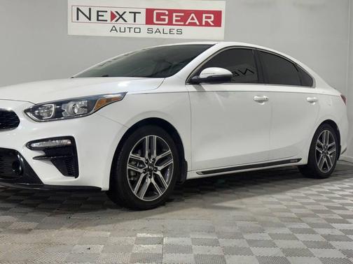 White 2021 Kia Forte EX