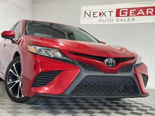 2020 Toyota Camry SE