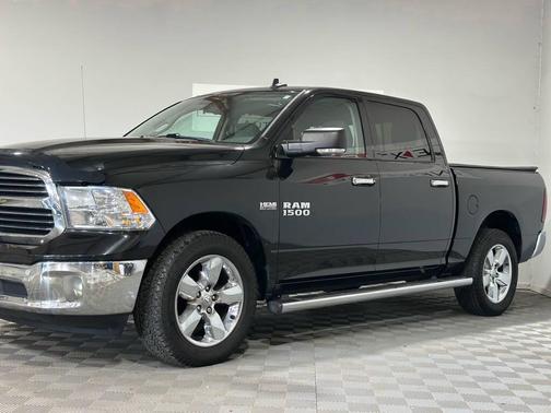 2016 RAM 1500 SLT
