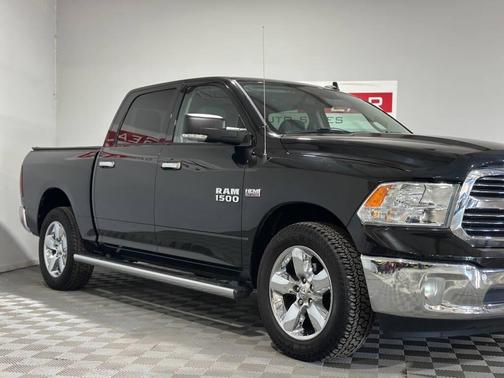 2016 RAM 1500 SLT