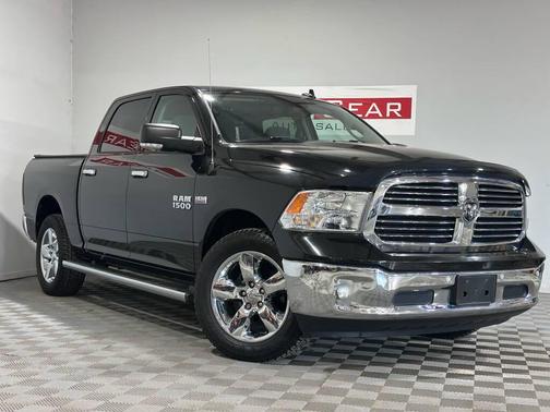 2016 RAM 1500 SLT