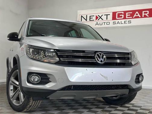 Reflex Silver Metallic 2017 Volkswagen Tiguan 2.0T Sport