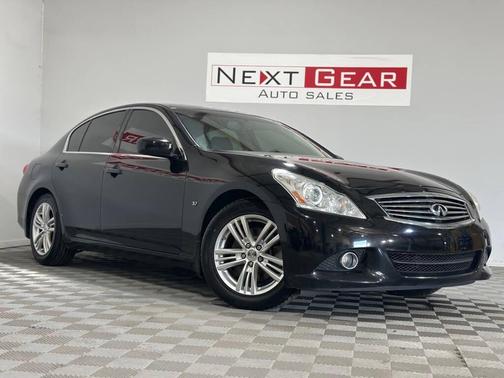 2015 INFINITI Q40 Base