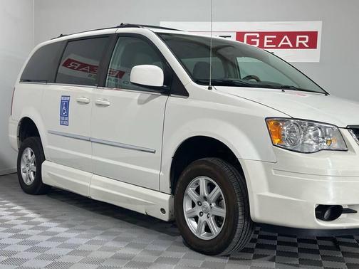 2010 Chrysler Town & Country Touring