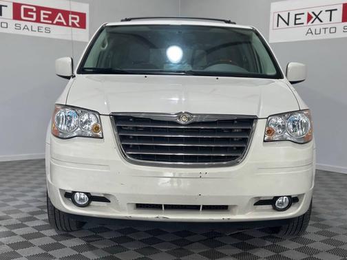 2010 Chrysler Town & Country Touring