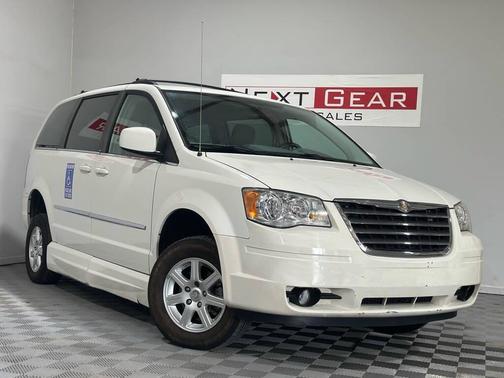 2010 Chrysler Town & Country Touring