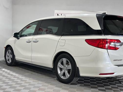 White 2019 Honda Odyssey EX-L
