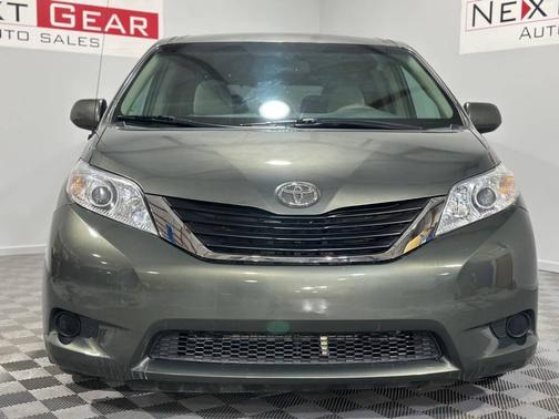 2011 Toyota Sienna LE