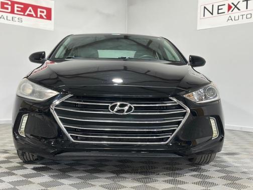 2018 Hyundai ELANTRA SE