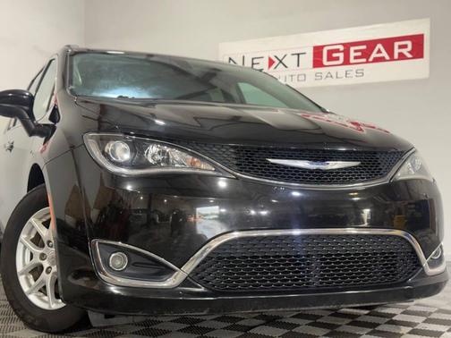 Black 2017 Chrysler Pacifica Touring-L
