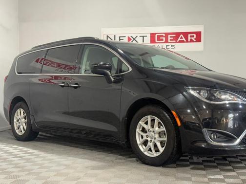 Black 2017 Chrysler Pacifica Touring-L