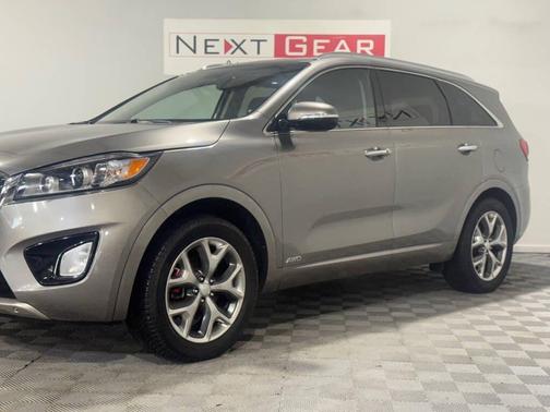 Gray 2016 Kia Sorento SX