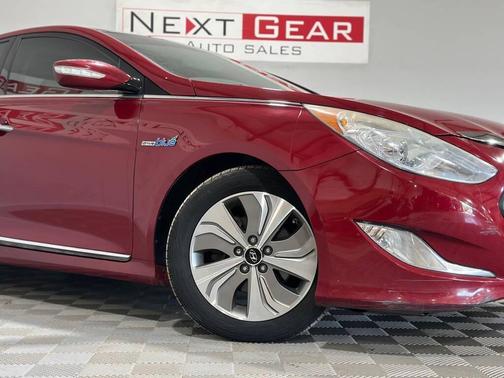 Venetian Red Pearl 2015 Hyundai SONATA Hybrid Limited