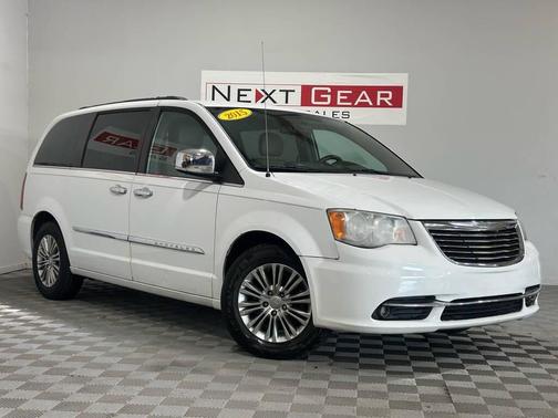 2015 Chrysler Town & Country Touring-L