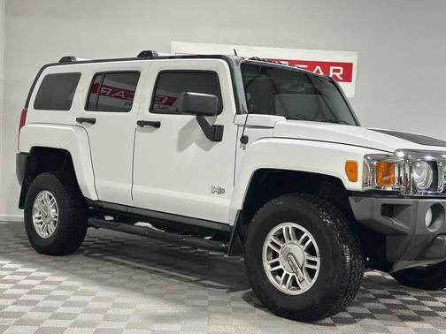 White 2006 Hummer H3