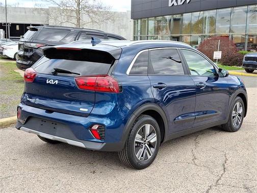 2022 Kia Niro LXS