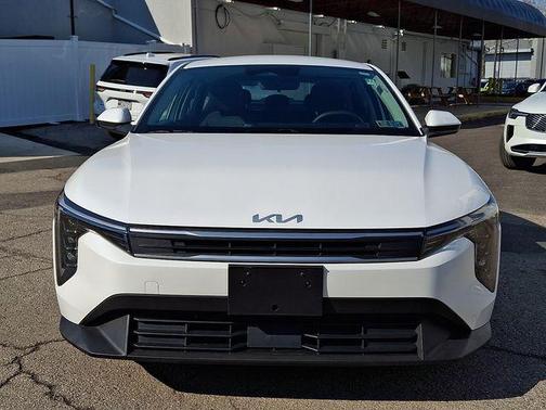 Snow White Pearl 2025 Kia K4 LXS