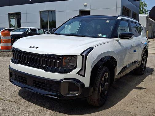 Snow White Pearl 2027 Kia Seltos X-Line S