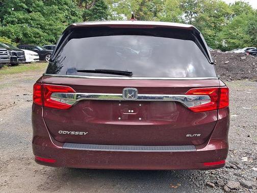 Deep Scarlet Pearl 2020 Honda Odyssey Elite