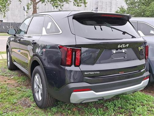 2025 Kia Sorento LX