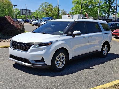 2023 Kia Carnival LX