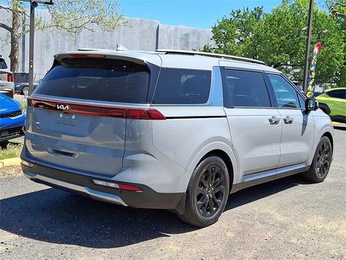 2023 Kia Carnival SX