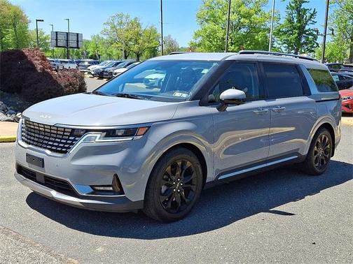 2023 Kia Carnival SX